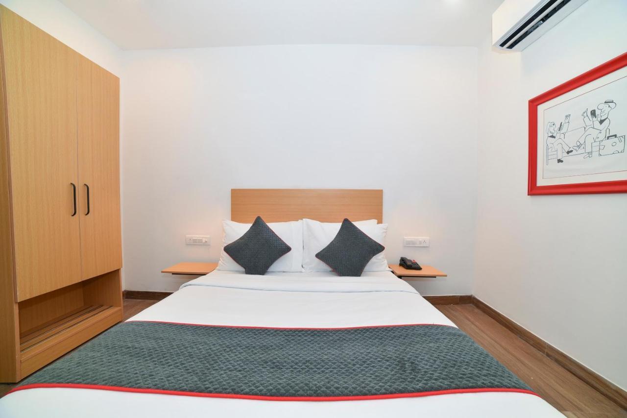Vaccinated Staff- Oyo Townhouse 384 Nk Hotels Dispur Eksteriør billede
