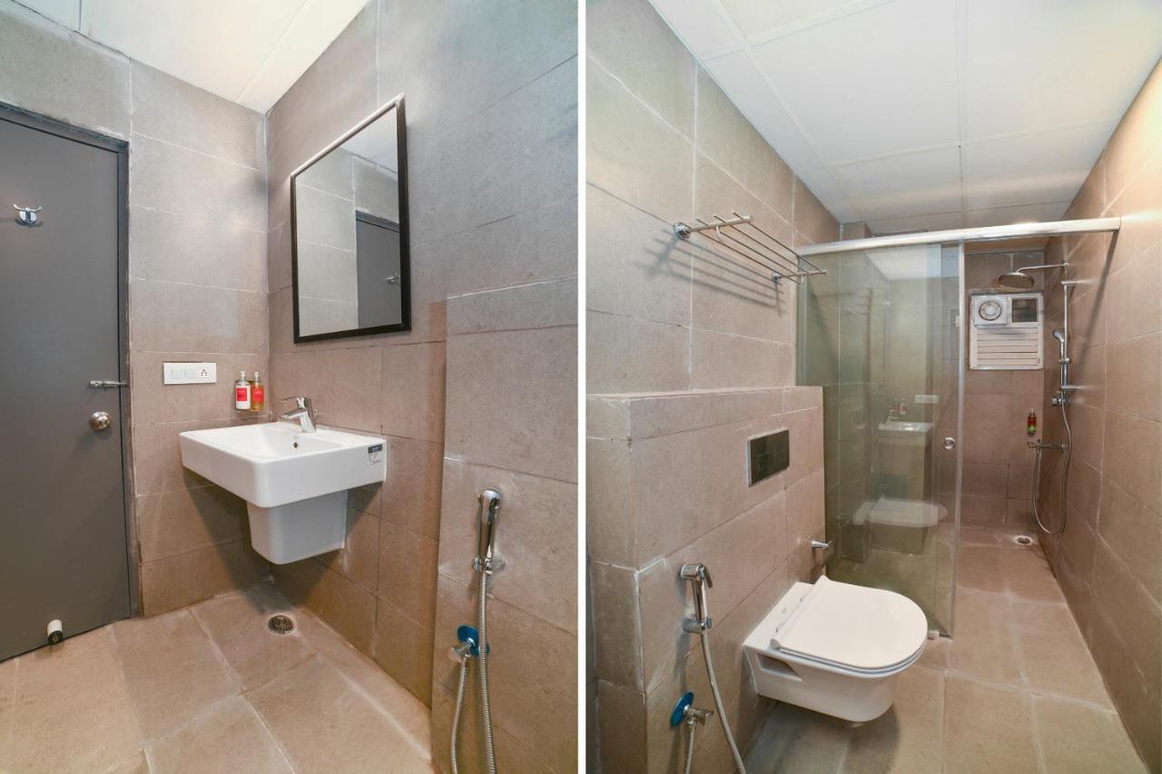 Vaccinated Staff- Oyo Townhouse 384 Nk Hotels Dispur Eksteriør billede