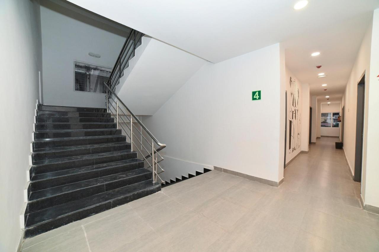 Vaccinated Staff- Oyo Townhouse 384 Nk Hotels Dispur Eksteriør billede